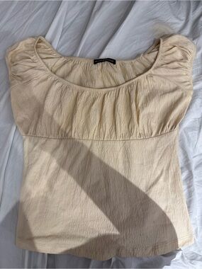 Brandy Melville Cream Short Sleeve Scoop Neck Top